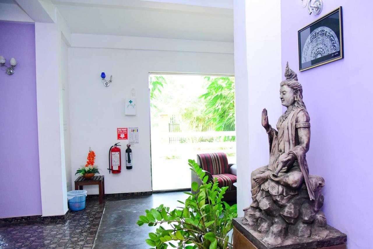 Hotel Moonstone Anuradhapura Exterior photo