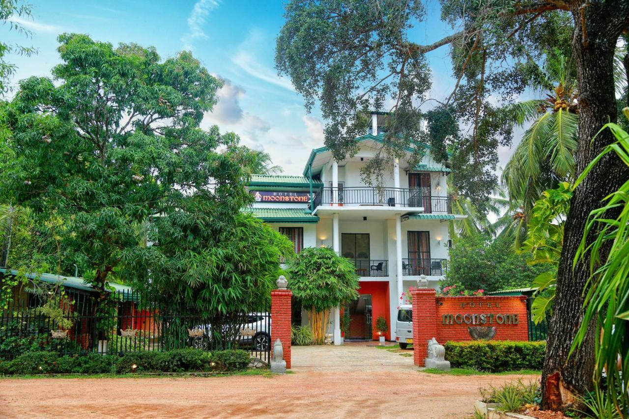 Hotel Moonstone Anuradhapura Exterior photo